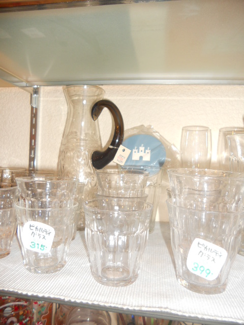 イタリア製ナイアガラグラス、フランス製ピカルディーグラスを中心に、各種取り揃えております。